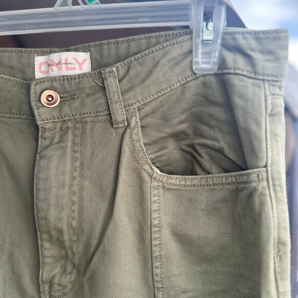 Army Green High-Waist Wide-Leg Cargo Pants - Picture 2 of 5